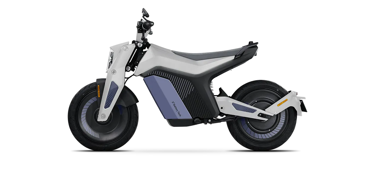 I AM. Mont Blanc White